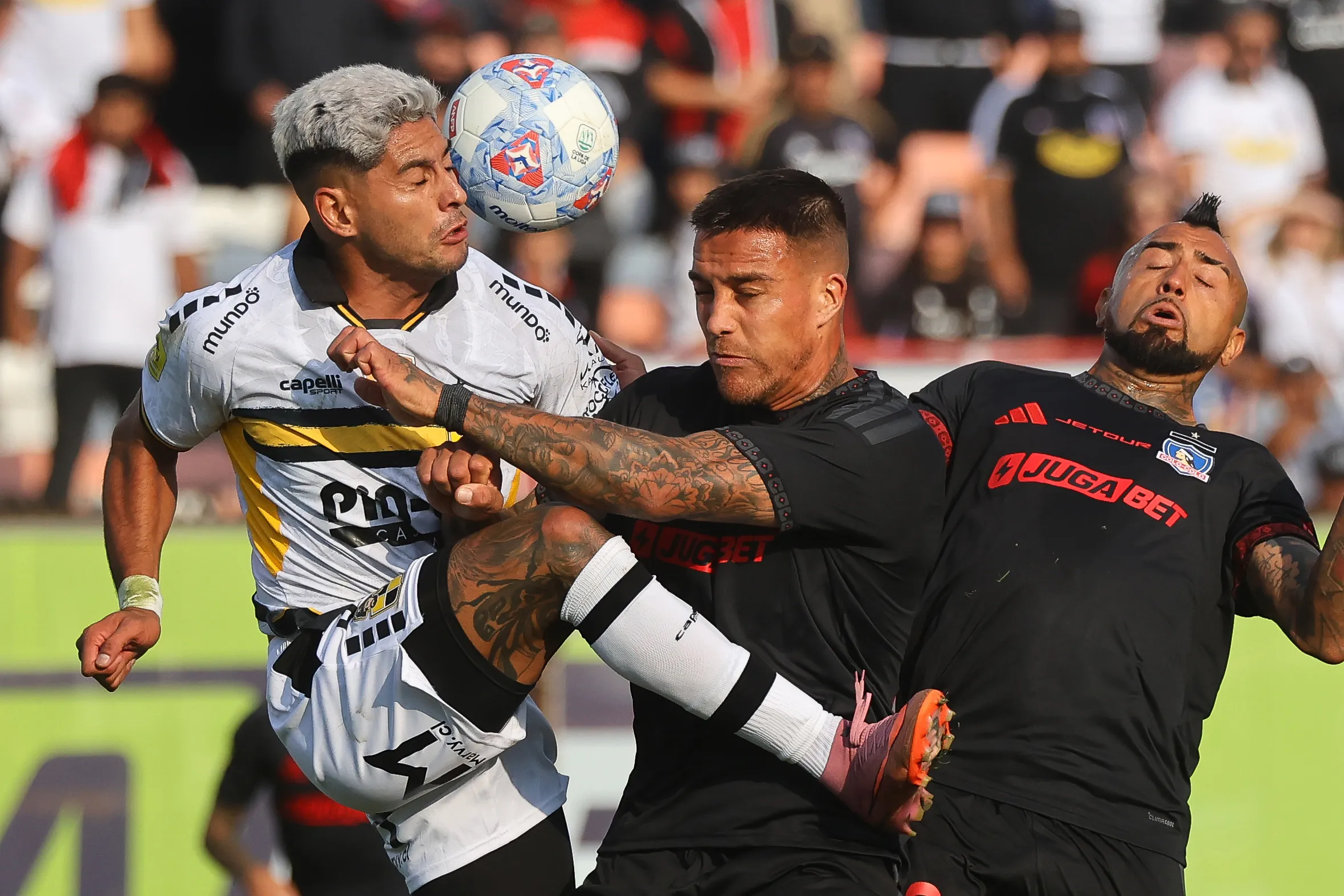 Colo Colo debe ponerse al día con Coquimbo Unido en un partido clave. Foto: Photosport.
