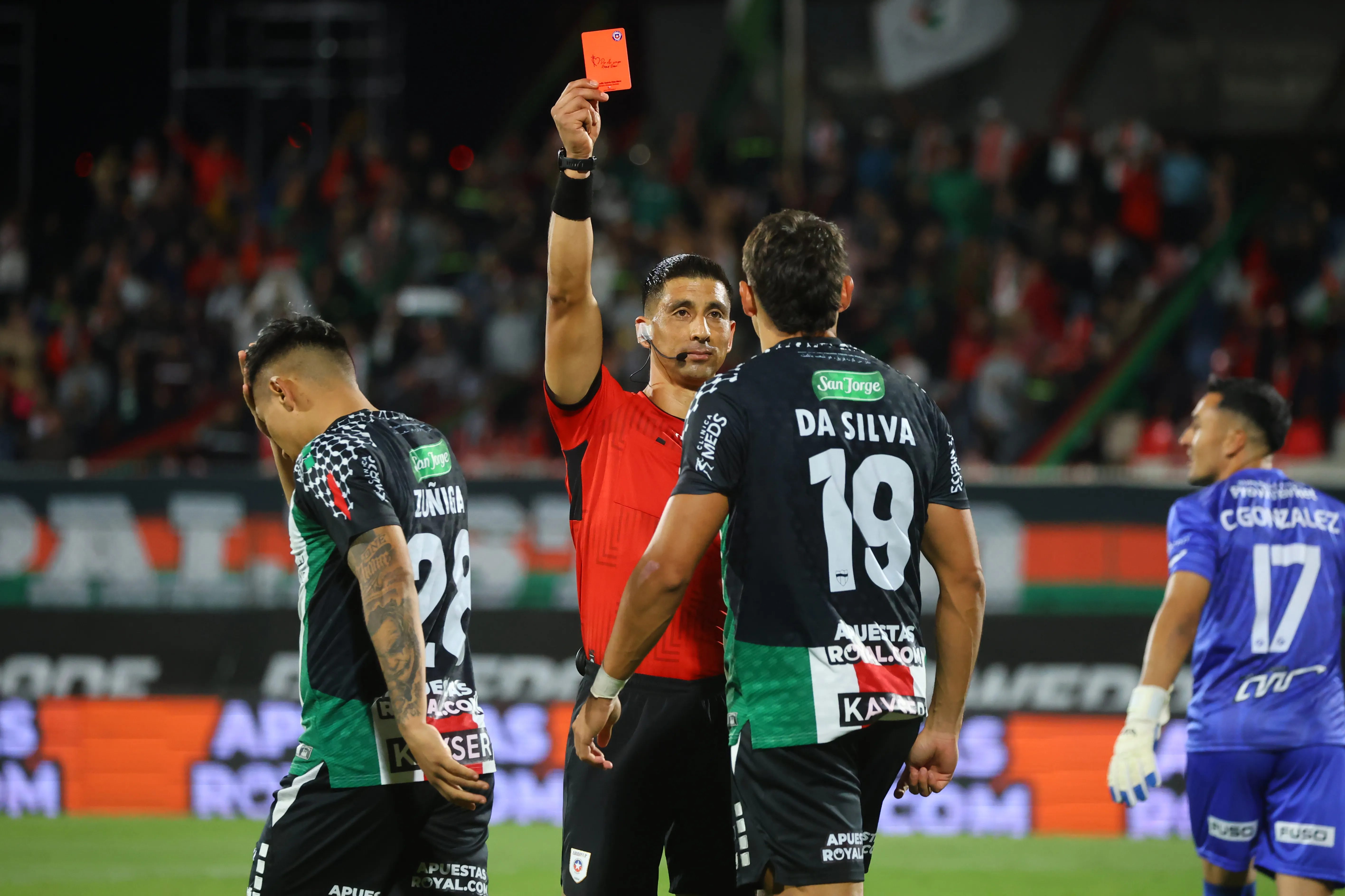 Expulsado por doble amarilla | Photosport