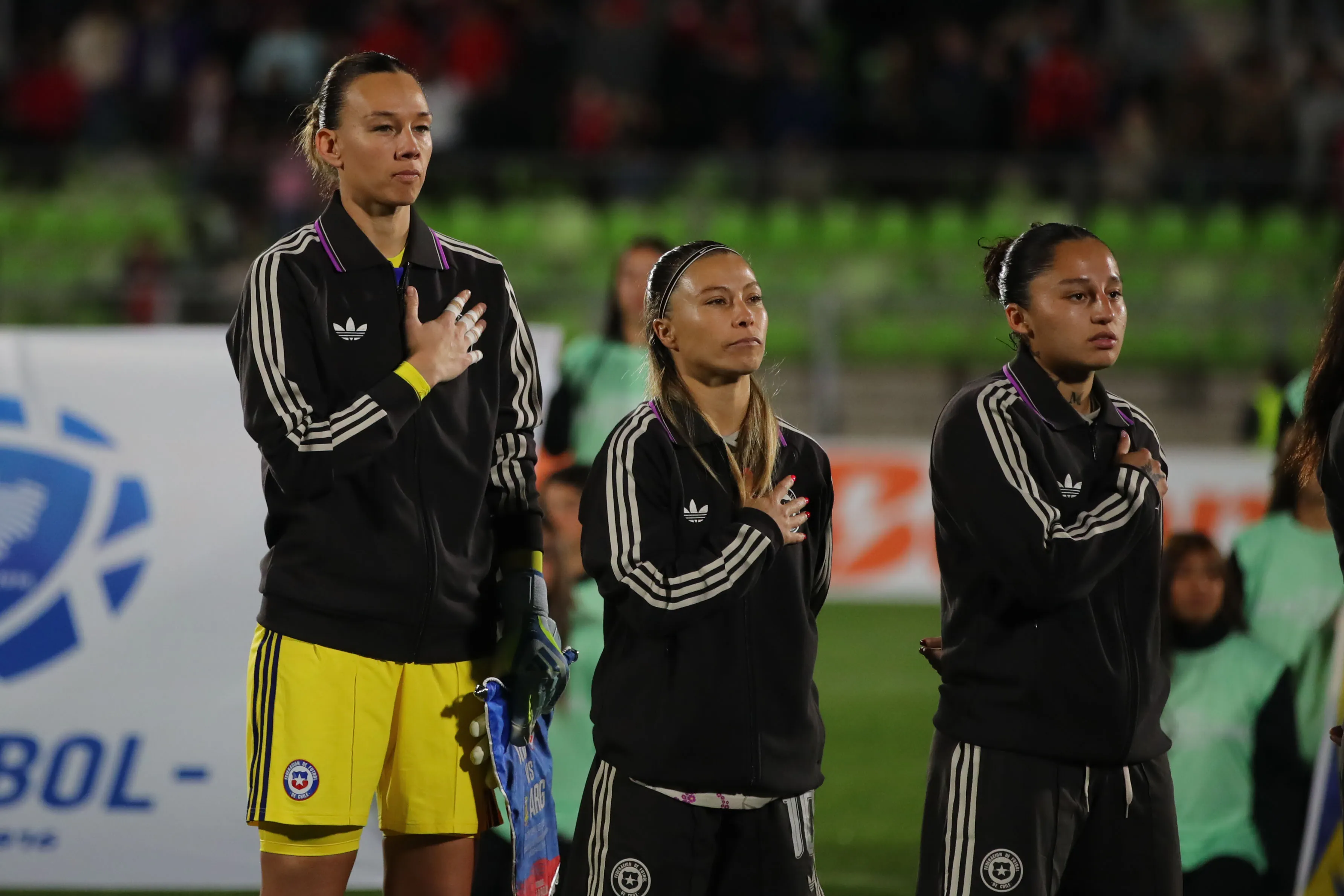 Tiane Endler alzó la voz tras la derrota de la Roja femenina | Photosport