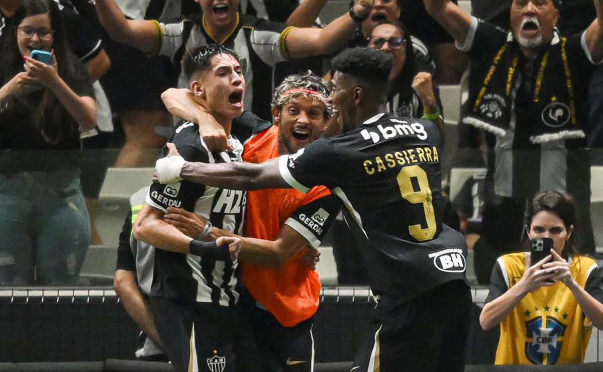 Este es el dinero que le cae a Palestino desde Brasil por la venta de Iván Román