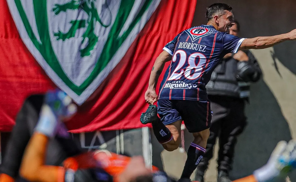 Recoleta sorprende a Cobreloa en Tabla Primera B Recoleta sorprende a Cobreloa en Tabla Primera B