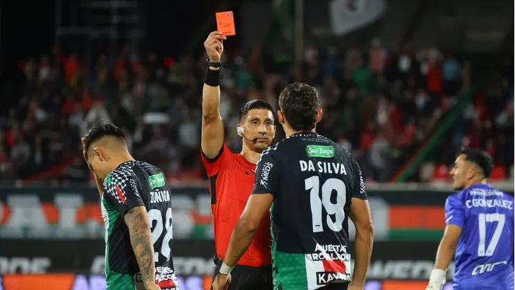 Claudio Díaz cumplió con el reglamento tras un error increíble de Da Silva.