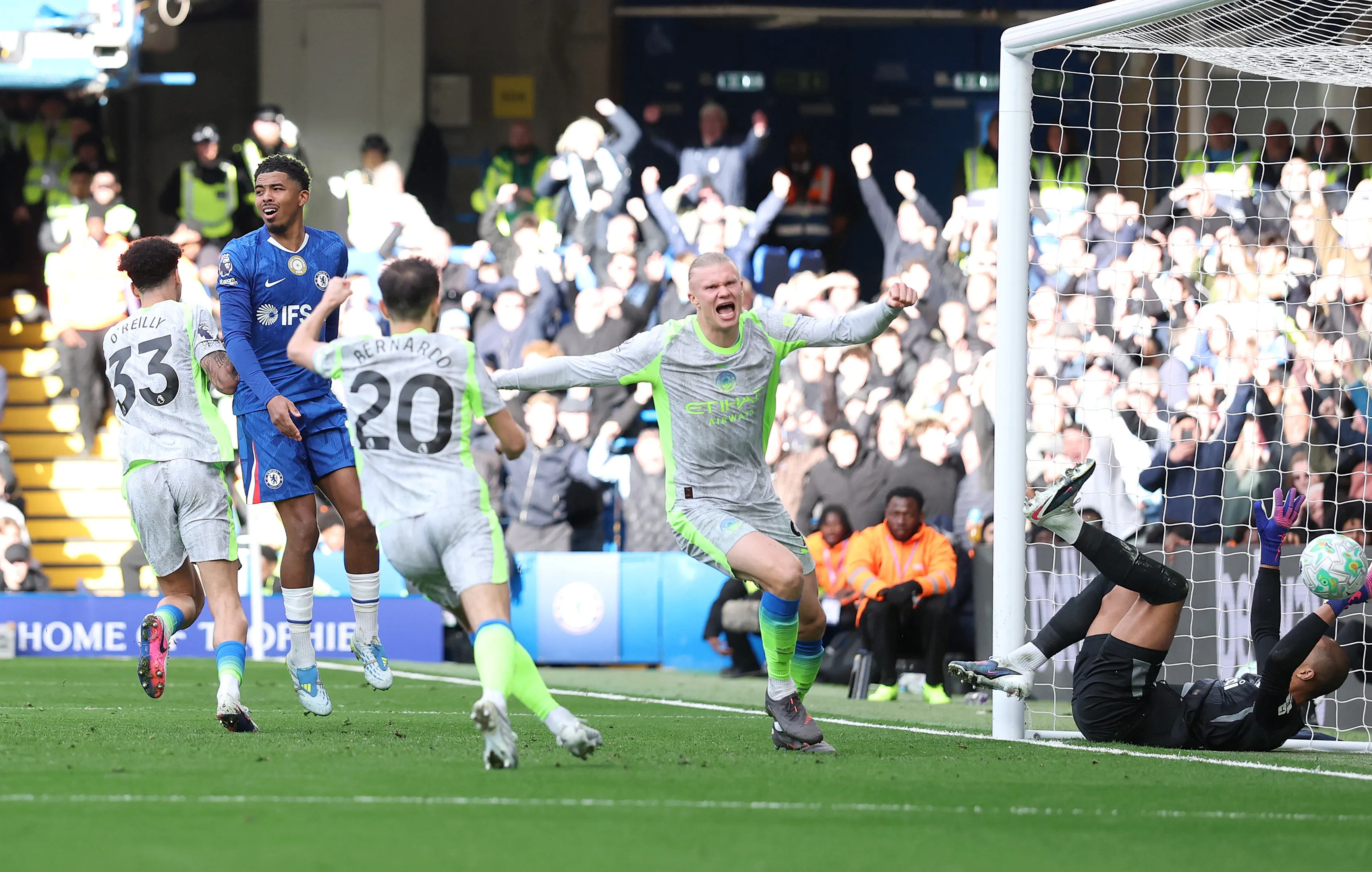 Manchester City derrotó al Chelsea, sumó de a tres y le respira en la nuca al Arsenal en la Premier League. Foto: Getty Images.