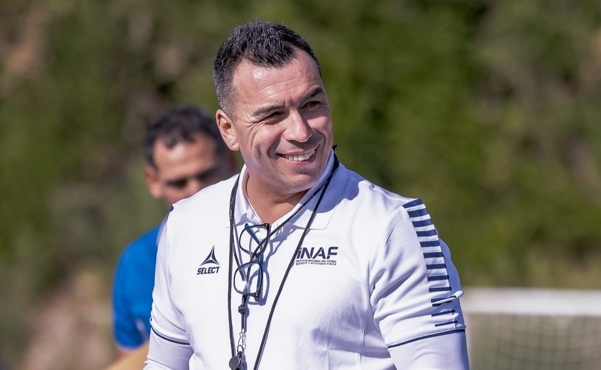 La buena noticia que recibe Esteban Paredes en medio de la crisis de Santiago Morning