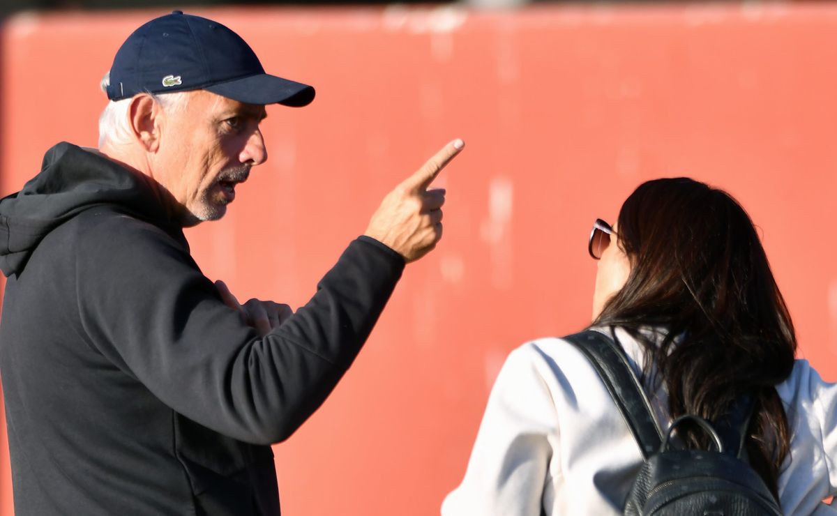 Fotos: Fernando Felicevich aparece en el partido de Deportes La Serena y reconfirma lo que todos sabían
