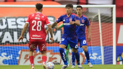 La U se aleja de la cima en el torneo.