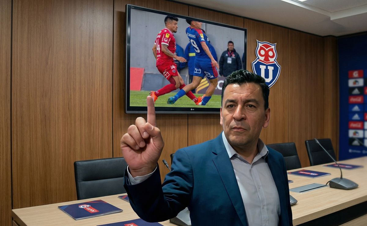 U de Chile se aburre de Roberto Tobar por el arbitraje vs Ñublense: patadón a Javier Altamirano lo detonó