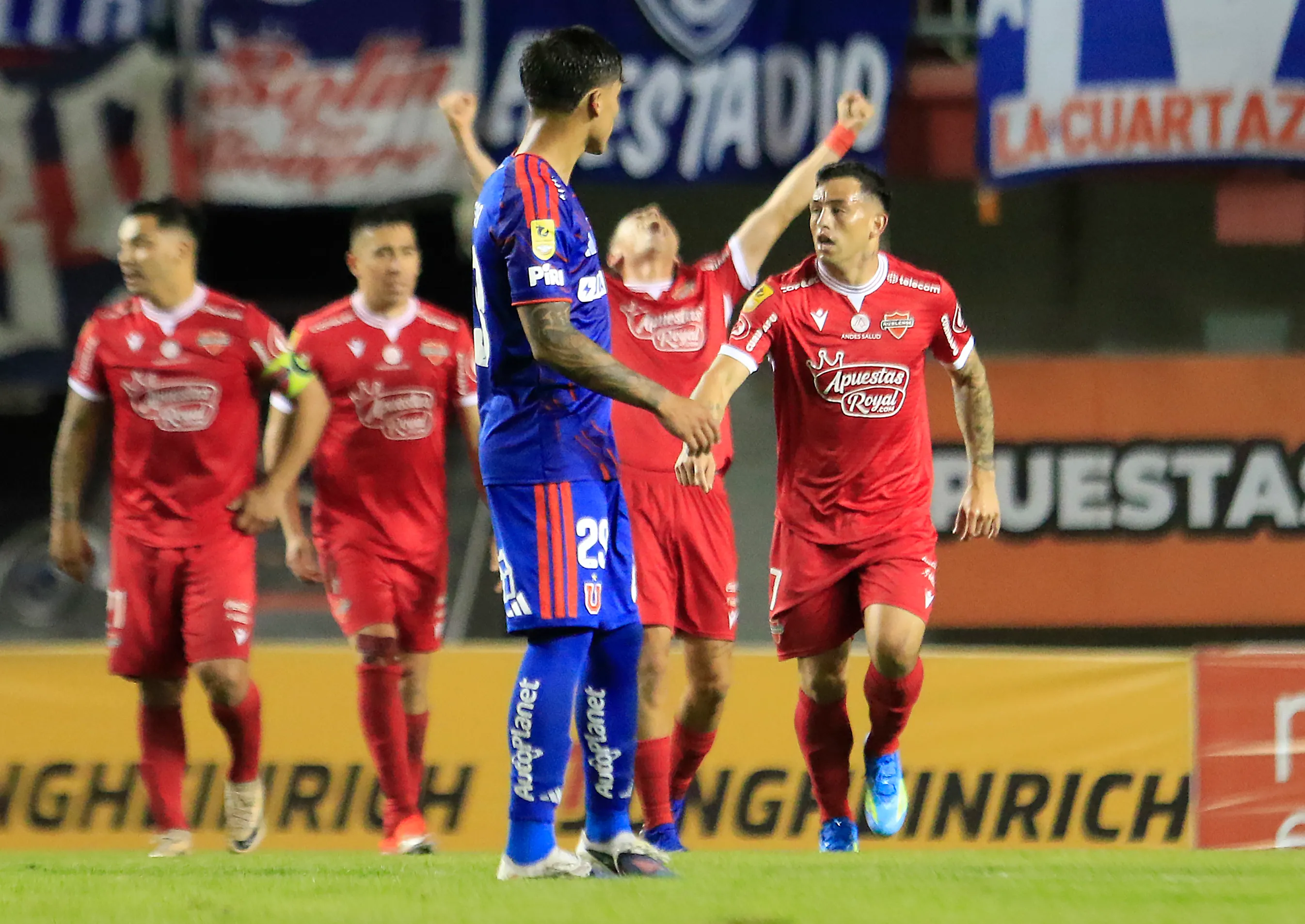 Diego Céspedes gritó con fervor su golazo a la U. (Jose Robles/Photosport).