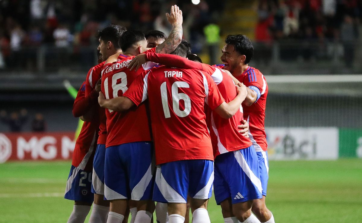 Acusan a jugador de la Roja de ser “papito corazón” y manipulación económica: “Básico y poco hombre”