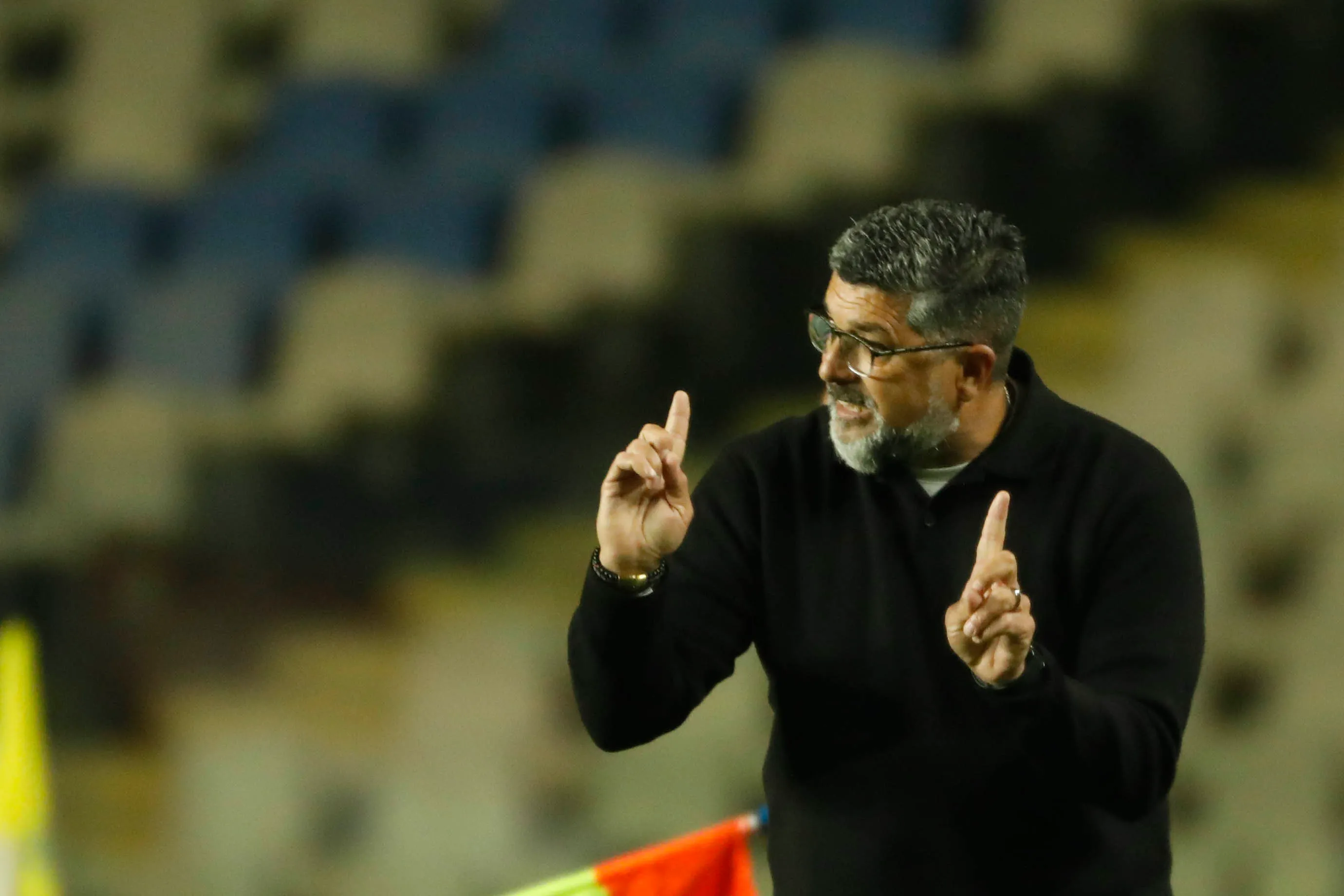 Leo Ramos tuvo su debut en la banca del Campanil. (Photosport).