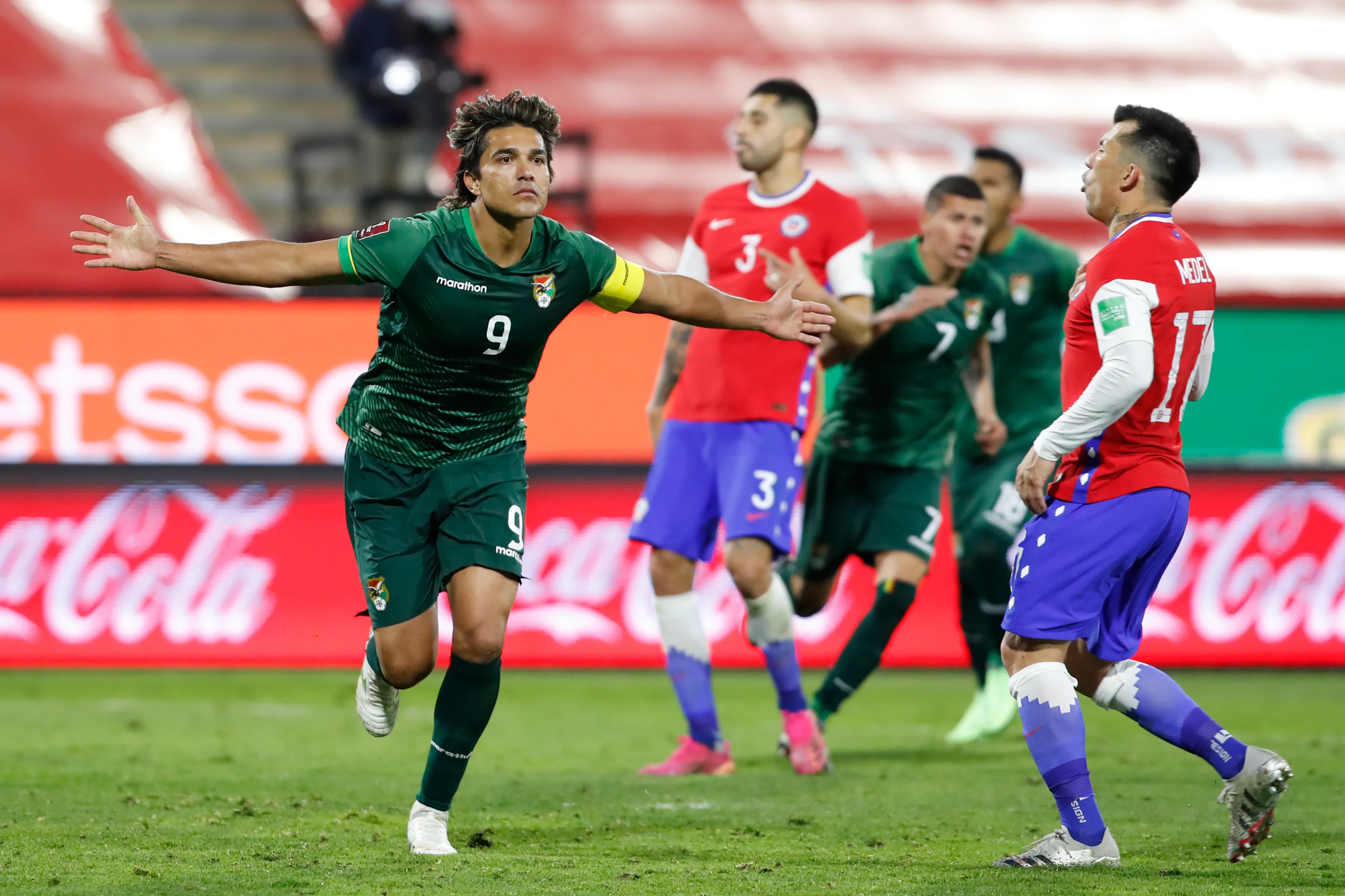 Marcelo Moreno Martins le anotó cuatro goles a Chile con Bolivia. (Alberto Valdes – Pool/Getty Images).