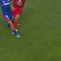 Hacen bolsa a árbitro que no cobró falta sobre Altamirano: "Ni siquiera..."