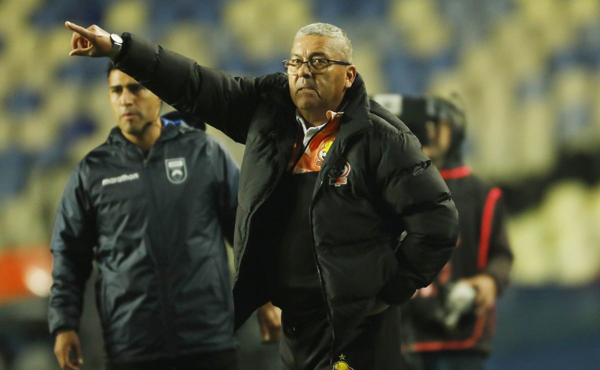 ¿Se viene el adiós del Ferguson chileno? Gustavo Huerta sorprende tras nueva caída en Cobresal