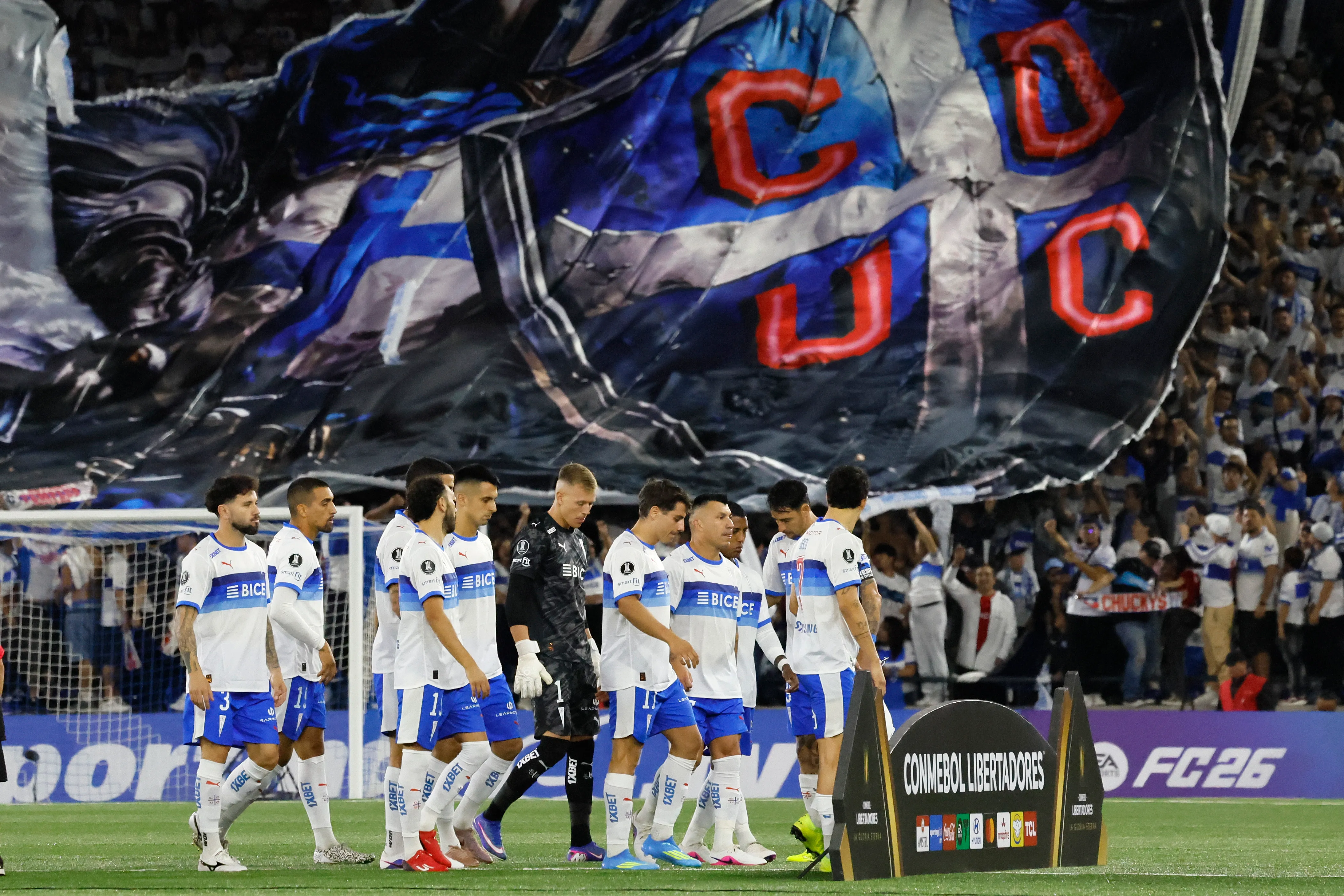La UC cayó en su debut de Libertadores ante Boca Juniors | Photosport