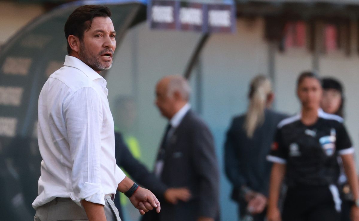 Francisco Arrué saca pecho por Deportes Recoleta y se ilusiona con el título en la Primera B: “No nos interesa aparecer en los diarios”