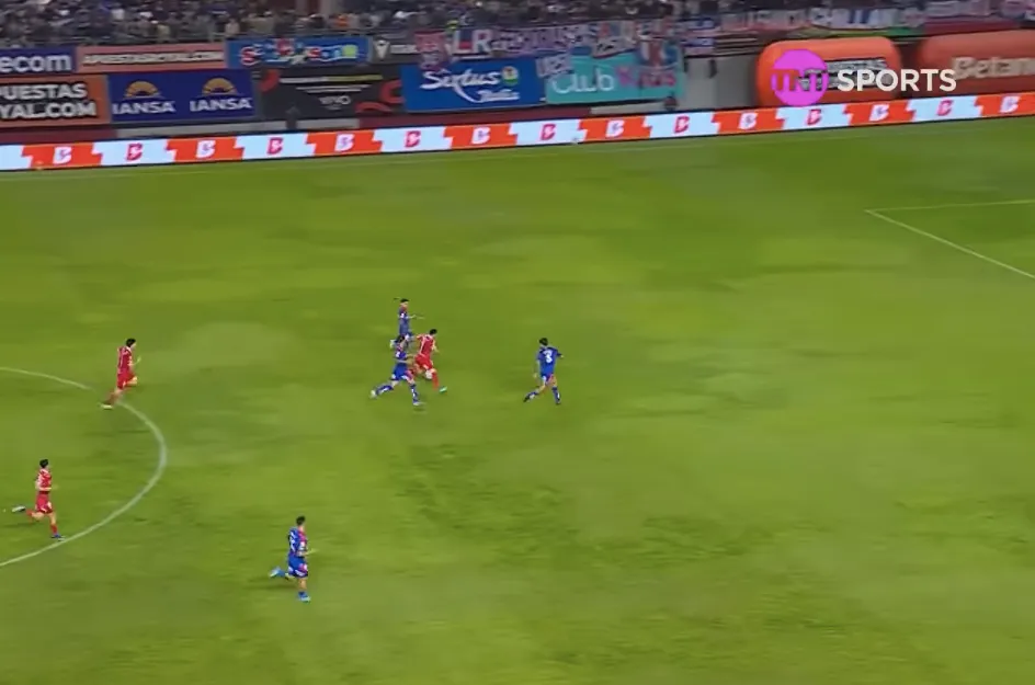 La jugada de la discordia: La falta de Matías Zaldivia que permitió el gol de Ñublense