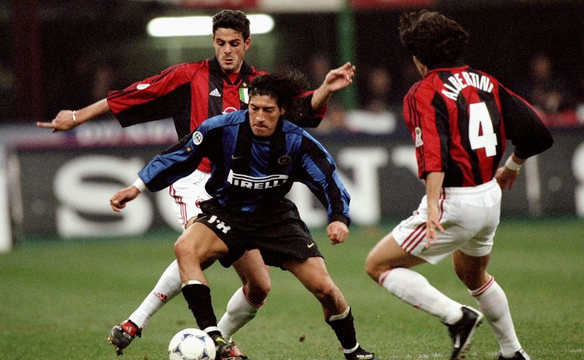 “Es el número uno”: Iván Zamorano elige al mejor delantero de todos los tiempos