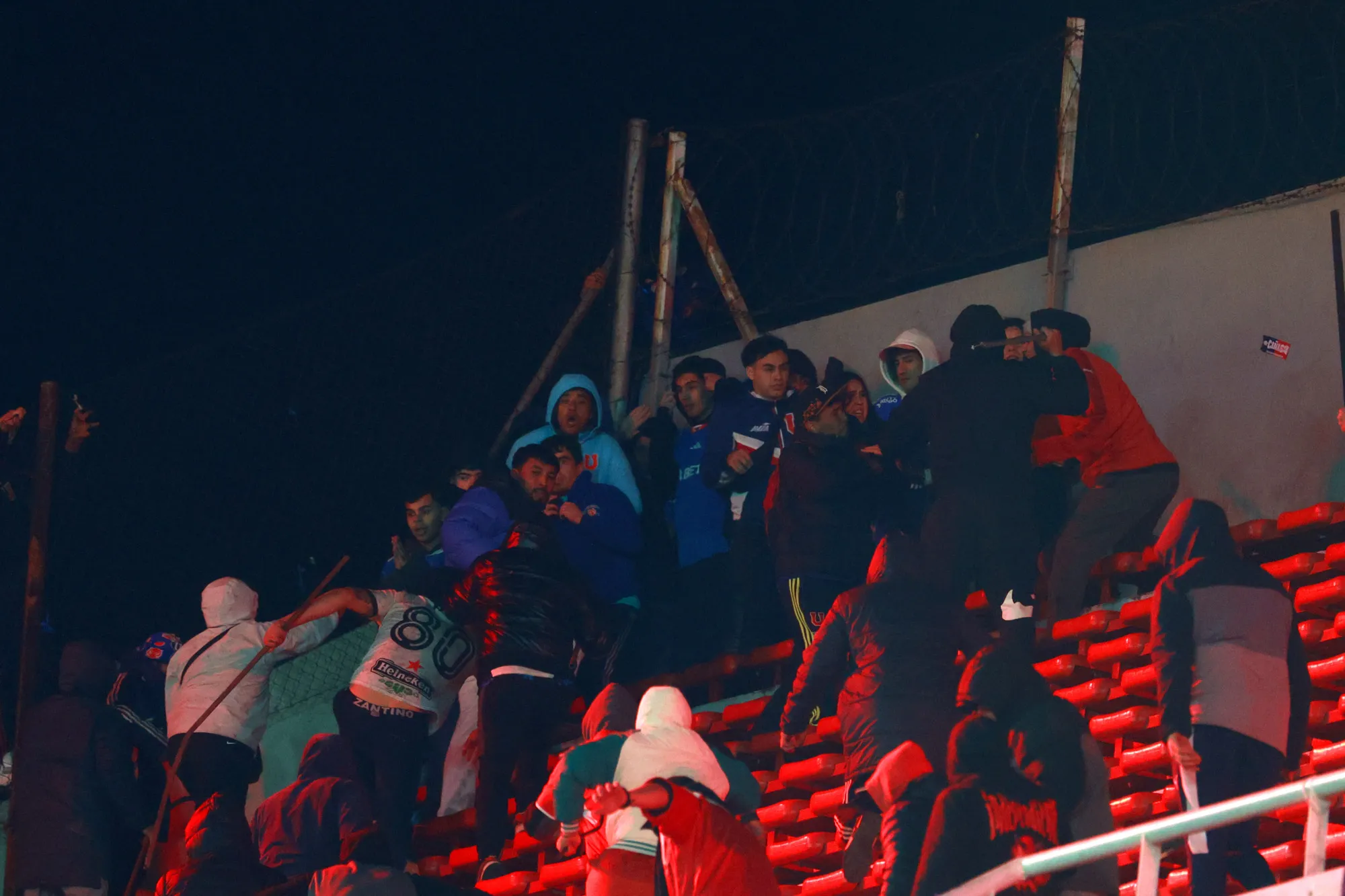 Grindetti llora que nadie apoyó a Independiente después de la irresponsable organización que casi termina en tragedia para los hinchas de la U.