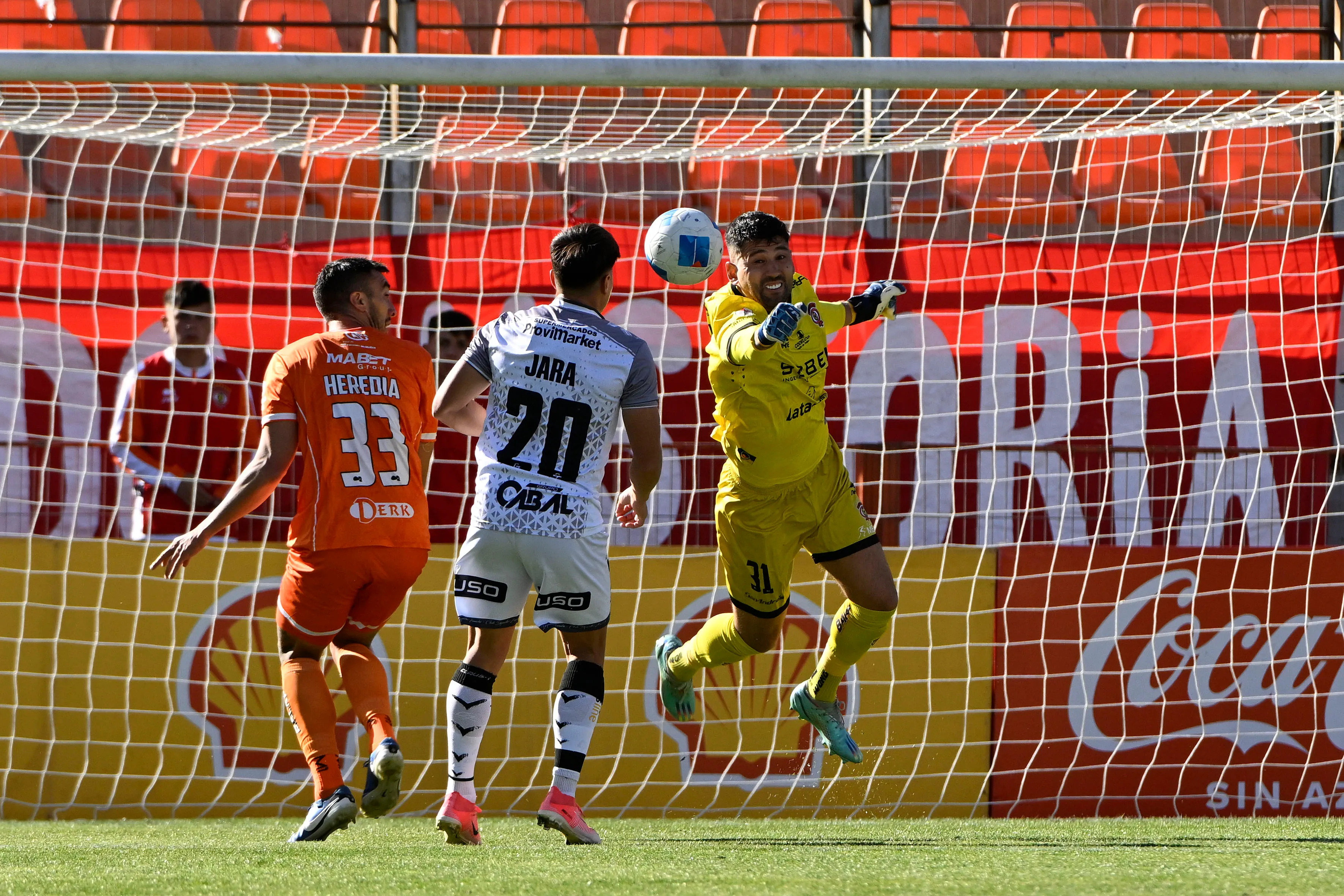Álvaro Salazar en Cobreloa, donde luchó por el puesto con Hugo Araya. (Pedro Tapia/Photosport).