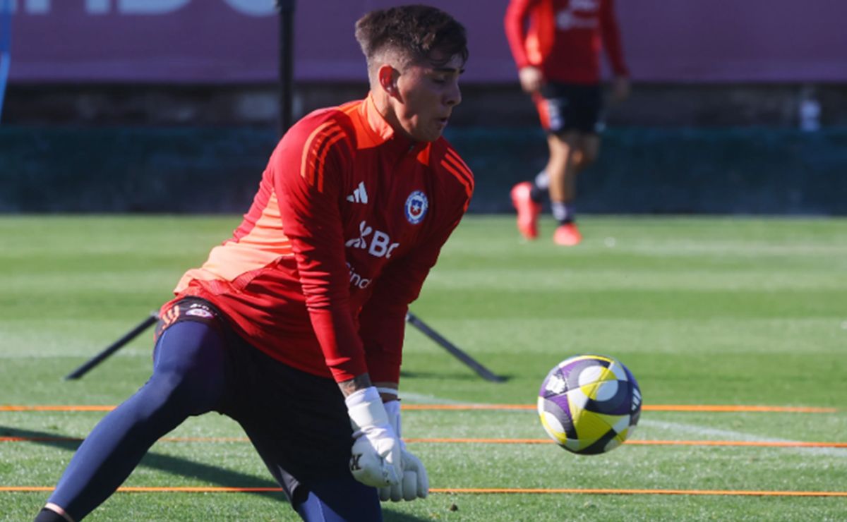 Experimentado arquero de Deportes Recoleta: “Jaime Vargas es tremendo, si ajusta un par de cosas es muy exportable”