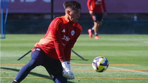 Este portero del Reco tiene 21 años y mide un metro y 94 centímetros.