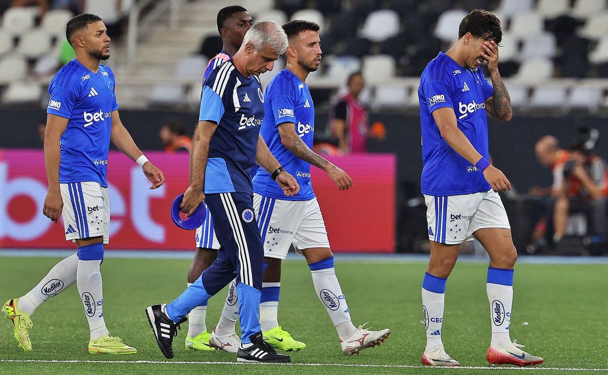 Previo a enfrentar a Católica: Cruzeiro sufre quiebre en el camarín por un “meme”