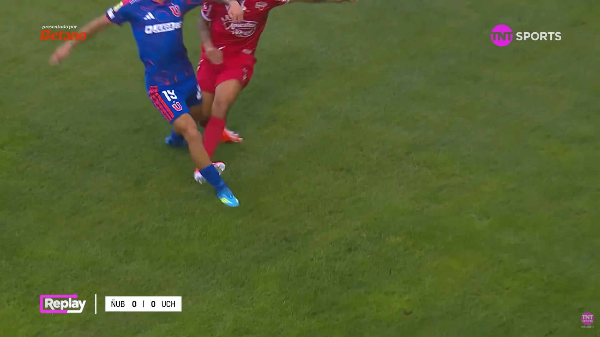 “Balón, juegue”. En ESPN están igual de indignados que la U con el arbitraje contra Ñublense.