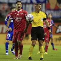 Rostros de ESPN se cuadran con la furia de la U contra el arbitraje