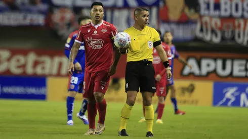 Caamaño y Pato Yáñez se cuadran con la indignación de la U contra el arbitraje.