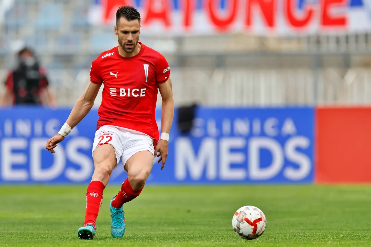 Gary Kagelmacher jugó por Católica entre 2022 y 2024 (Photosport)