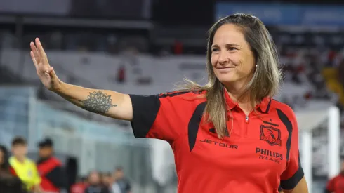 La entrenadora brasileña ya es una ídola en el plantel albo femenino.
