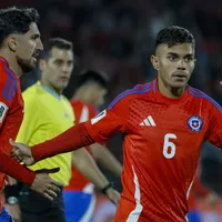 Chileno en Argentina tiene loquito a su DT: "Jugador notable de calidad..."