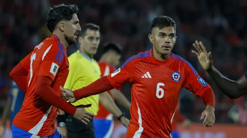 Diego Valdés y Vicente Pizarro, dos chilenos que juegan en Argentina. El de Vélez tiene maravillado a su técnico.