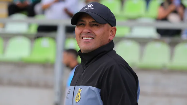 Humberto Suazo no pudo volver a Quillota con puntos en el equipaje de los Canarios.