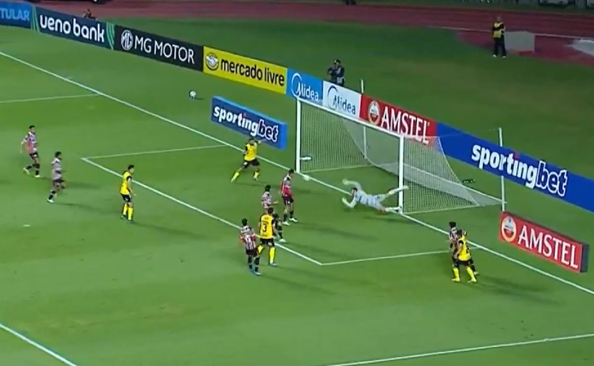 Bryan Rabello se pierde el gol más insólito de la Copa Sudamericana y O’Higgins lo sufre