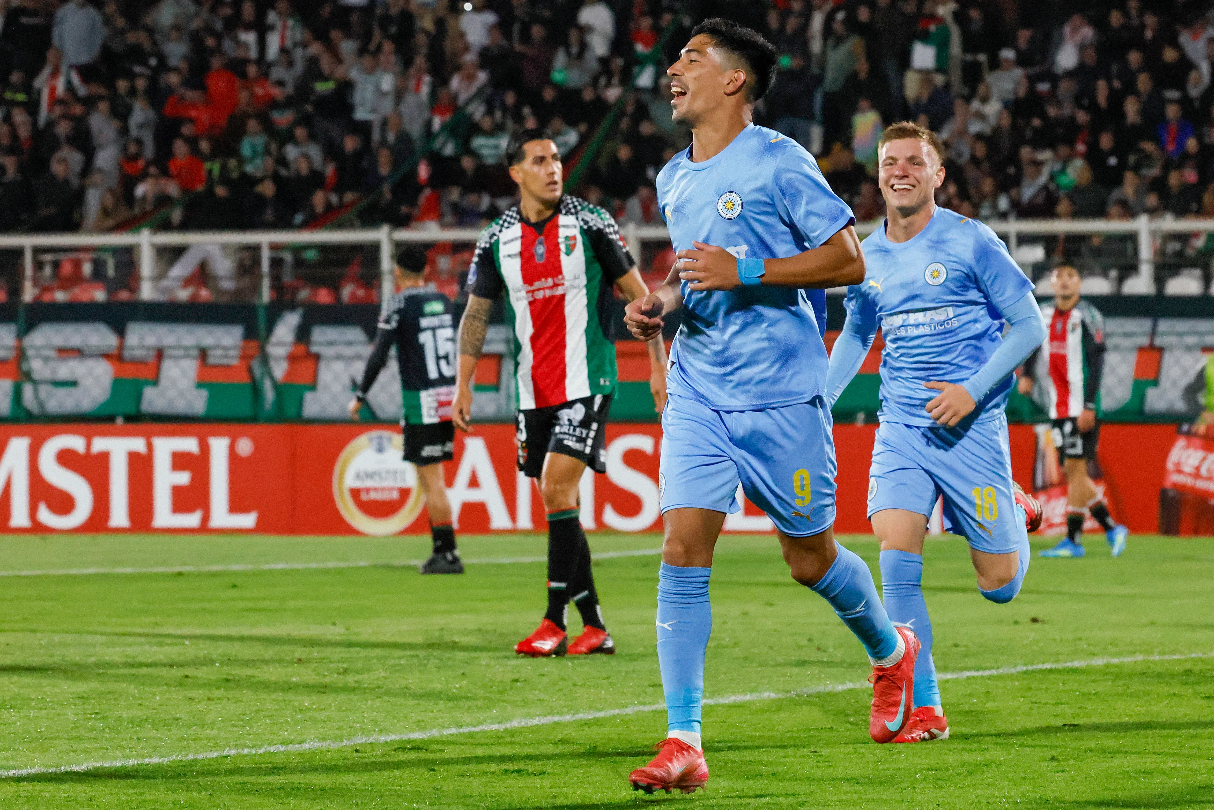 Salomón Rodríguez marcó un golazo en su regreso a Chile. Foto: Andres Pina/Photosport
