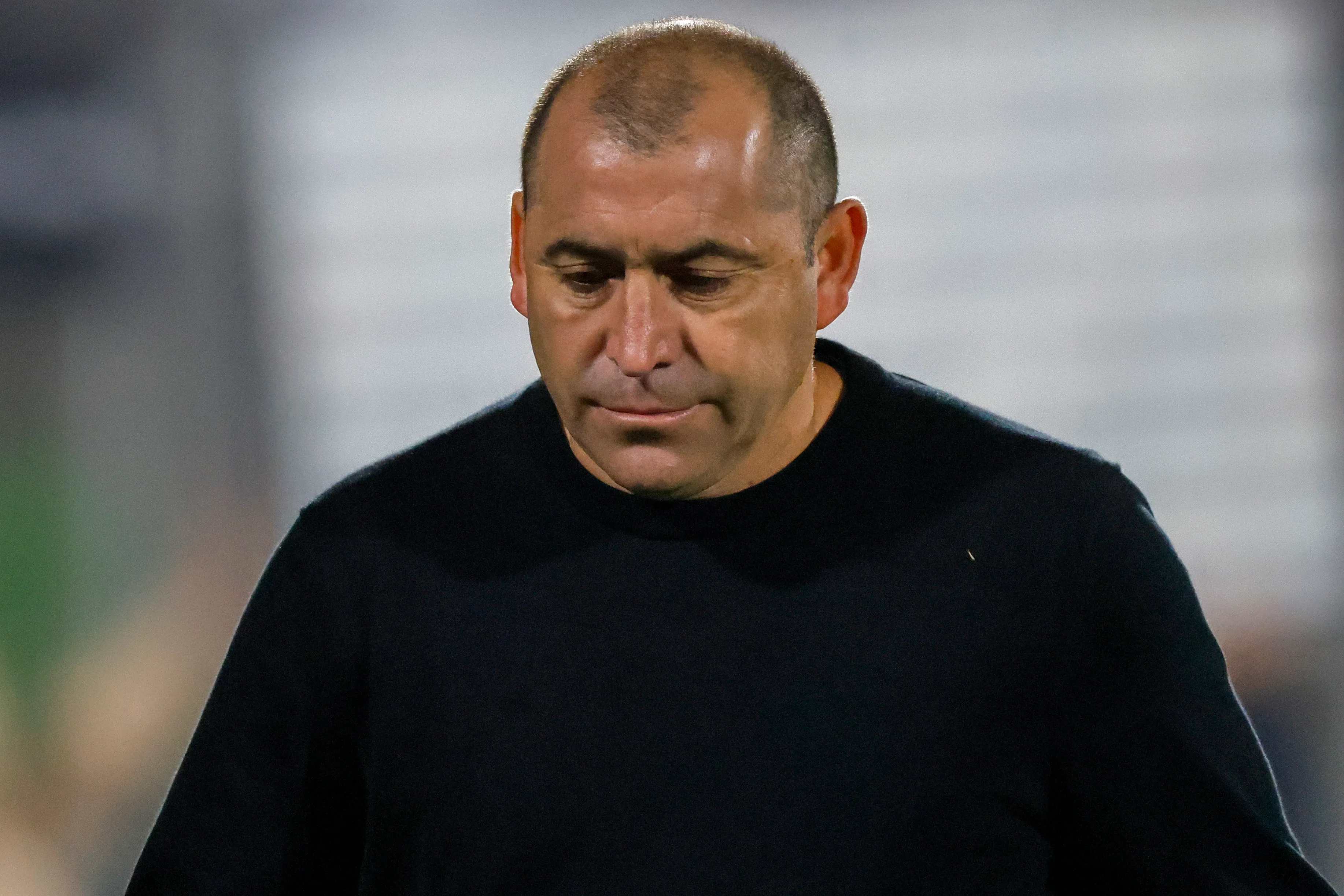 Cristián Muñoz fue despedido con gritos que piden su salida en Palestino. Foto: Andres Pina/Photosport