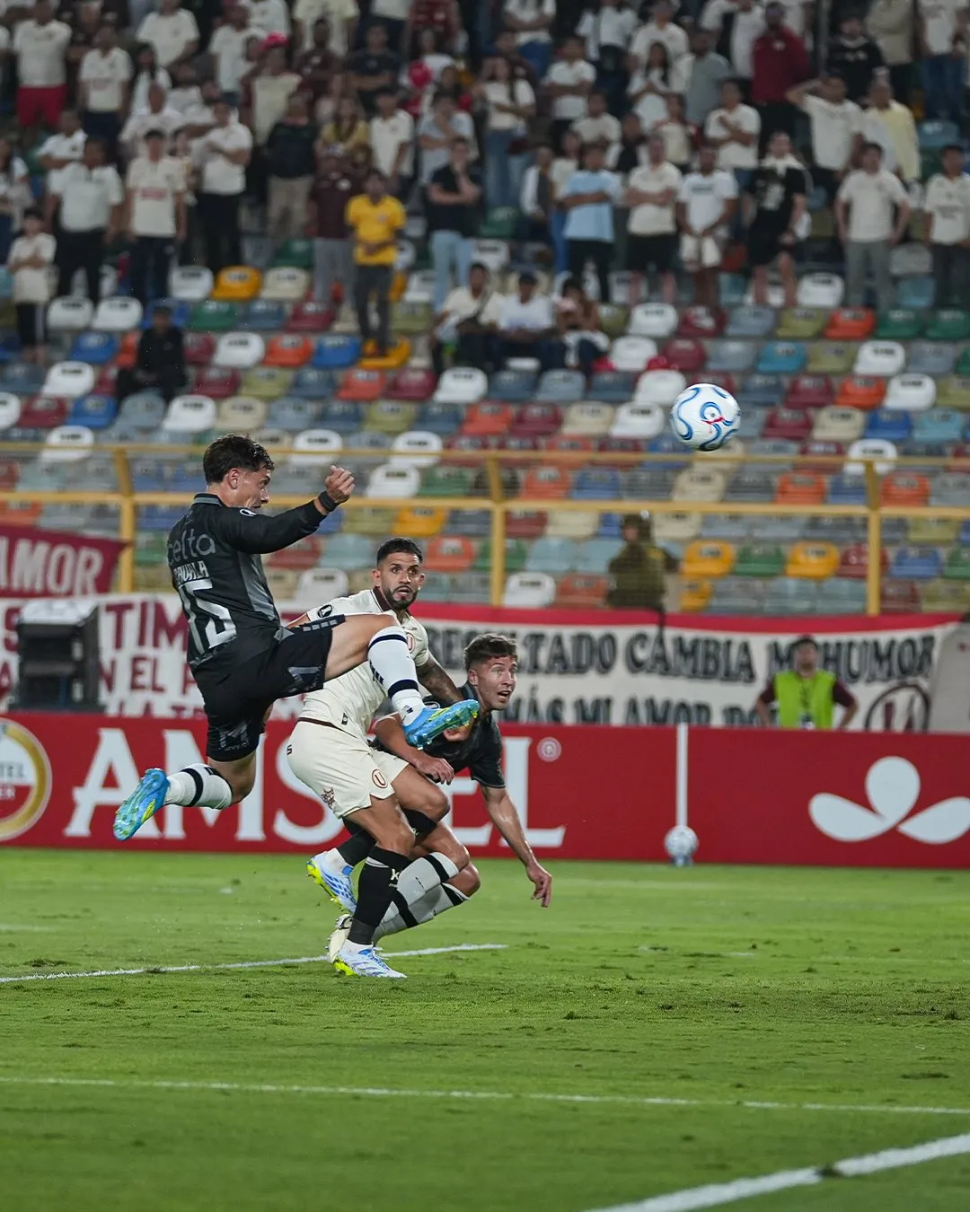 Cristian Zavala abrió la cuenta para Coquimbo y la tabla de posiciones de Copa Libertadores se encendió. Foto: Coquimbo Unido.