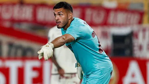 Manotas Vargas fue titular en la U limeña frente a los Piratas.