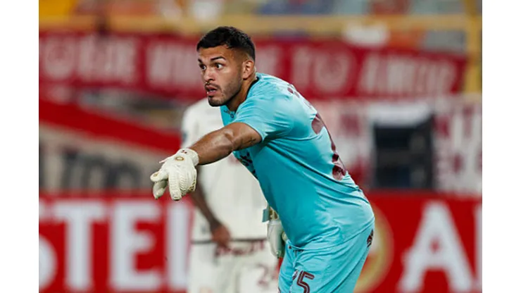 Manotas Vargas fue titular en la U limeña frente a los Piratas.