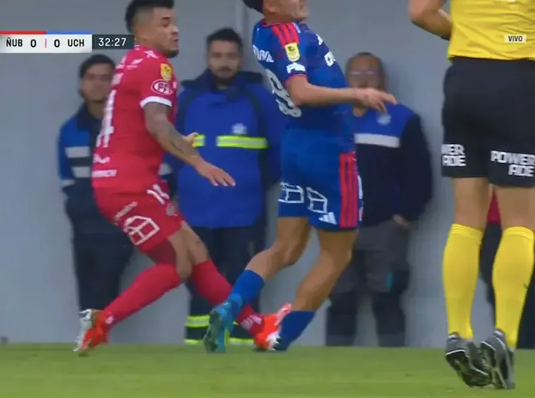 La fuerte patada sobre Altamirano aún molesta en la U por la falta de sanción y que se puso en riesgo al volante