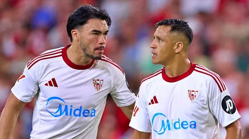 Gabriel Suazo y Alexis Sánchez no lo pasan nada de bien en el Sevilla.