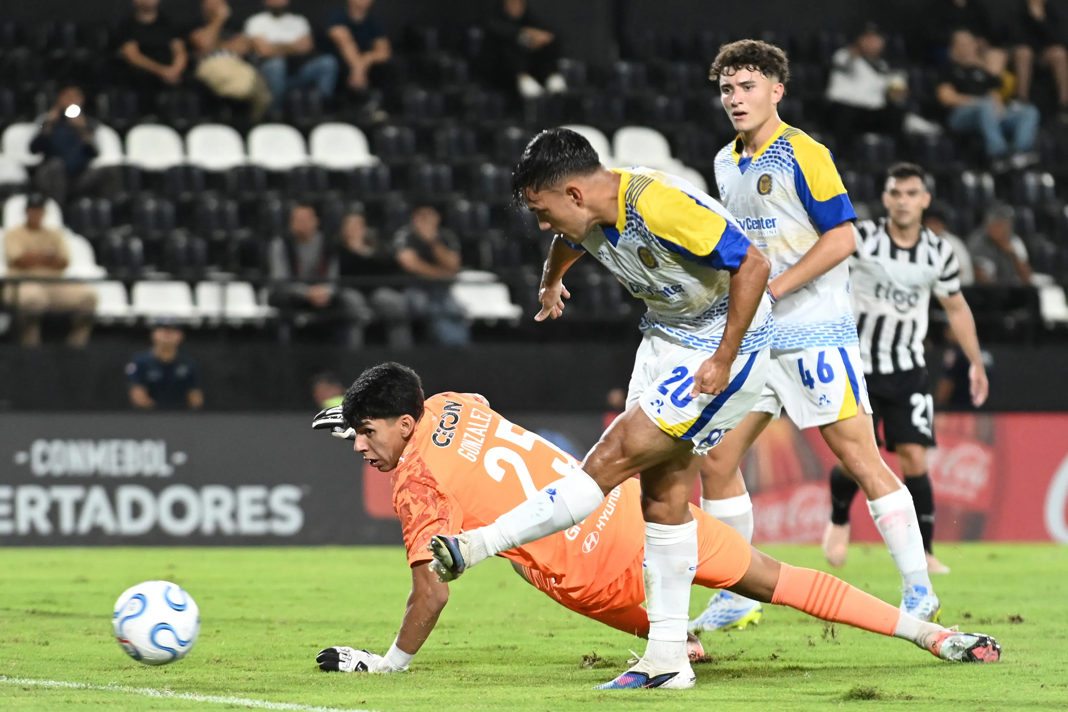 Vicente Pizarro fue figura en Rosario Central y su triunfo en Copa Libertadores. Foto: Getty Images.