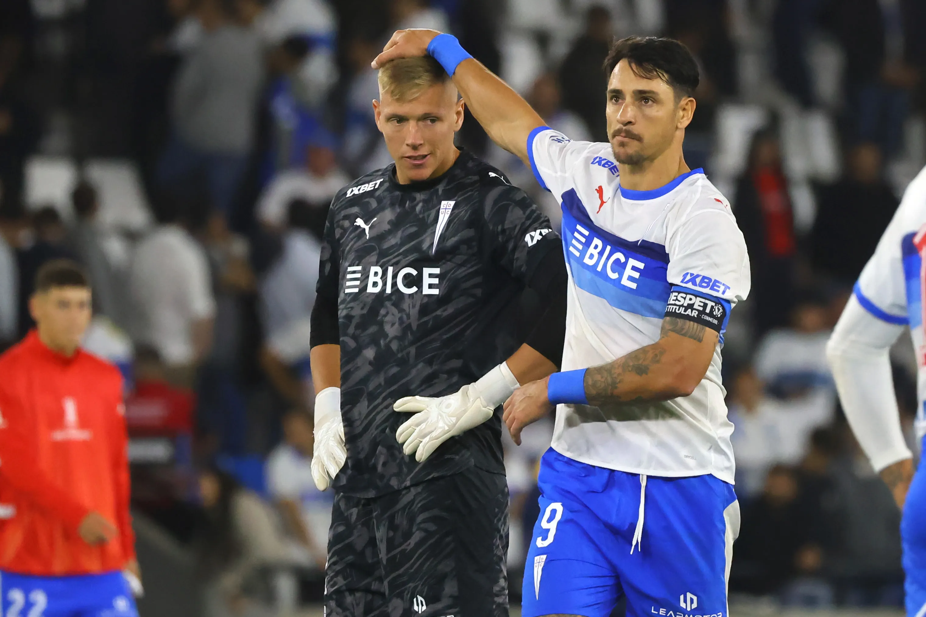 Vicente Bernedo fue destacado por sus compañeros de la UC. Foto: Jonnathan Oyarzun/Photosport