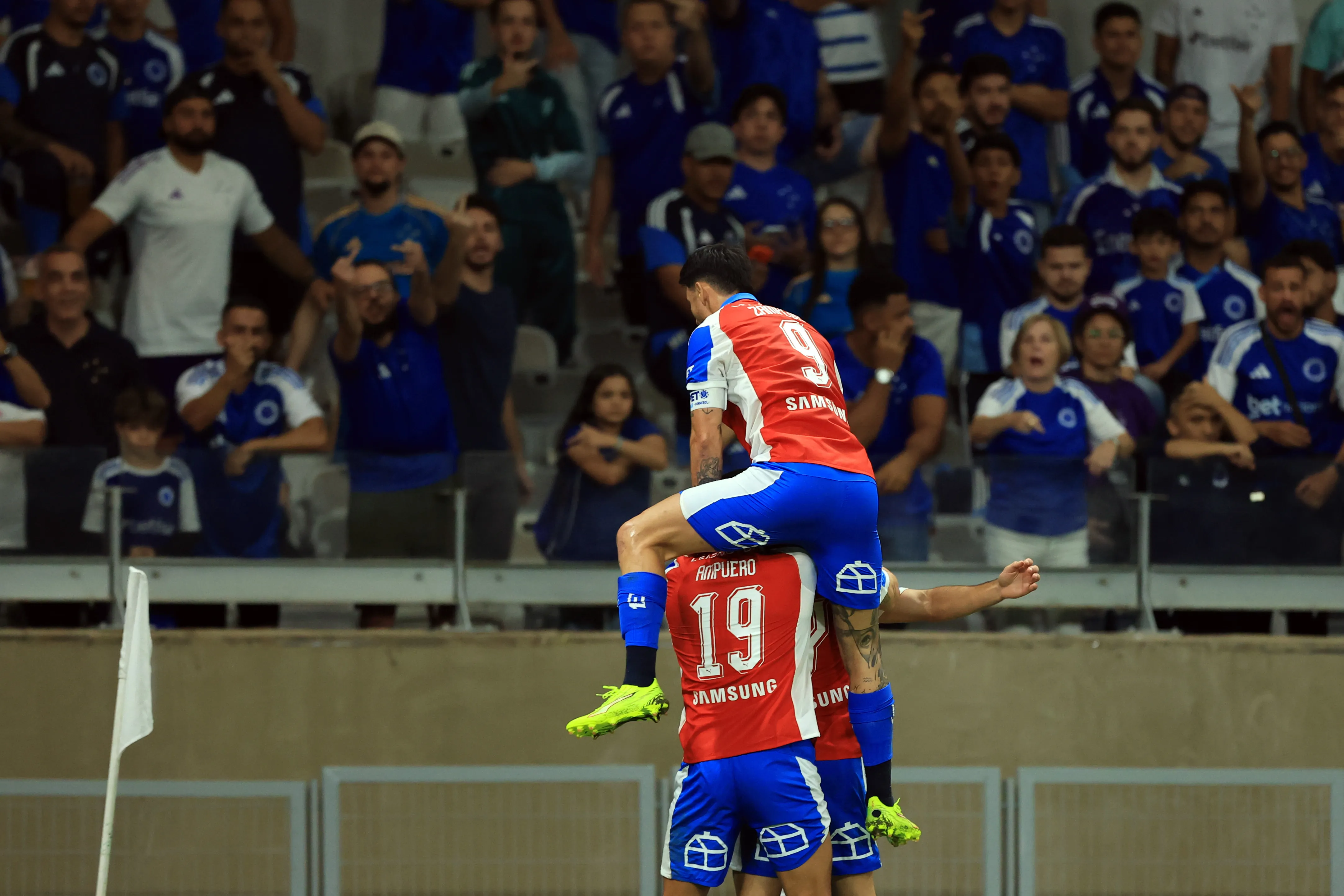 La UC celebró en Brasil. Foto: Pier Giorgio Giavelli/Photosport