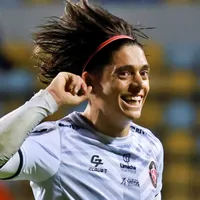 Montecinos revela que casi parte a Europa antes de irse a México