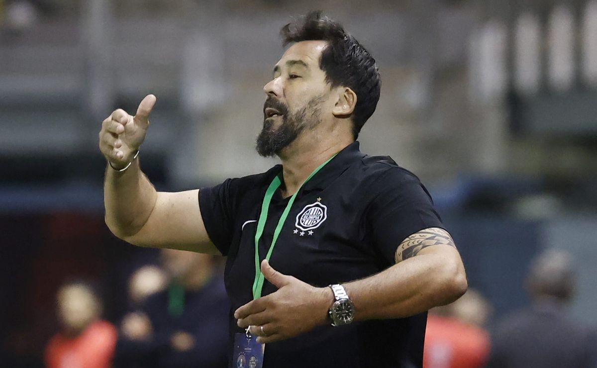 Vitamina Sánchez recuerda su paso por Chile tras amargo empate de Olimpia vs Barracas Central: “Fue idéntico”