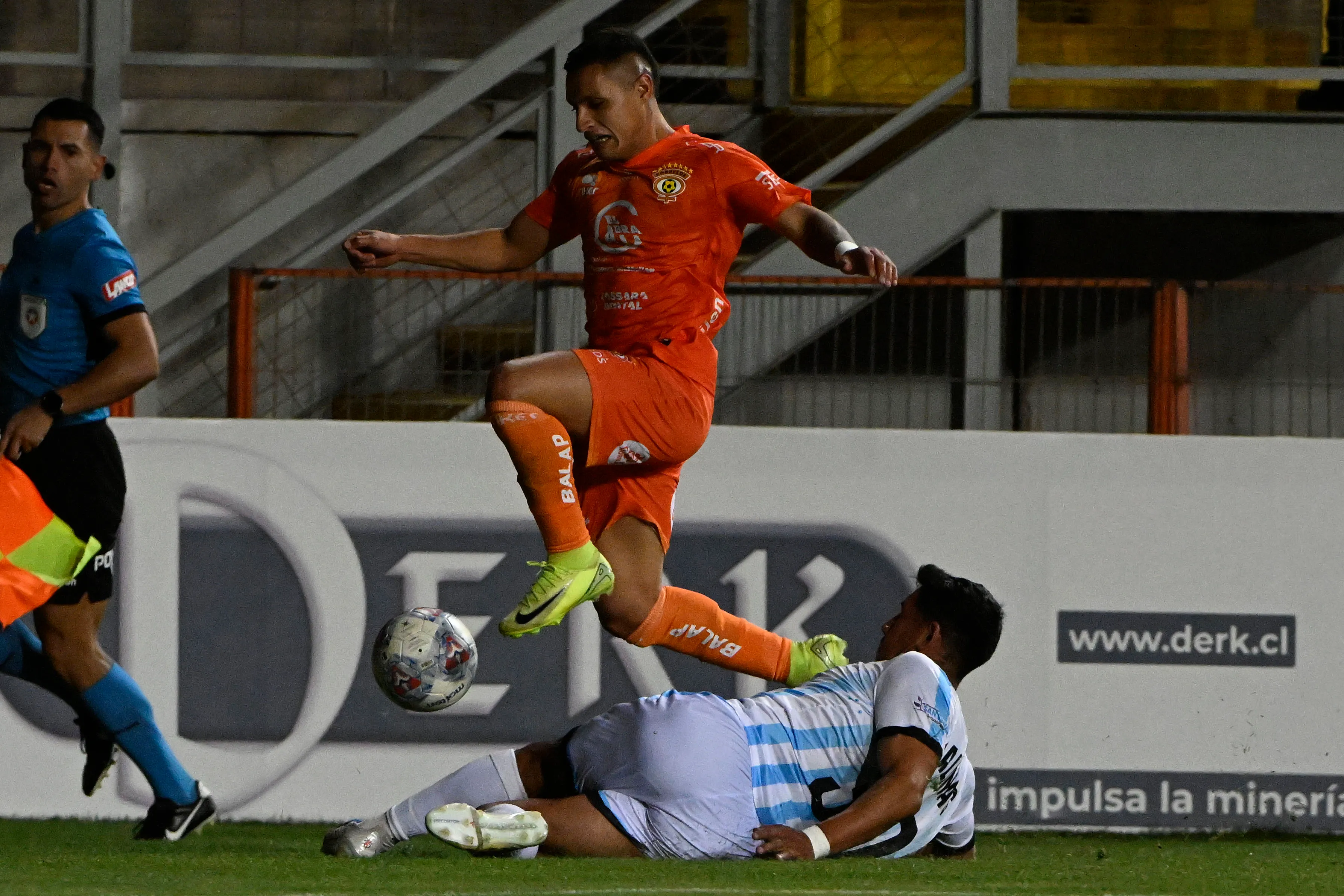 David Tapia se perderá algunas fechas tras salir resentido contra Unión/Photosport
