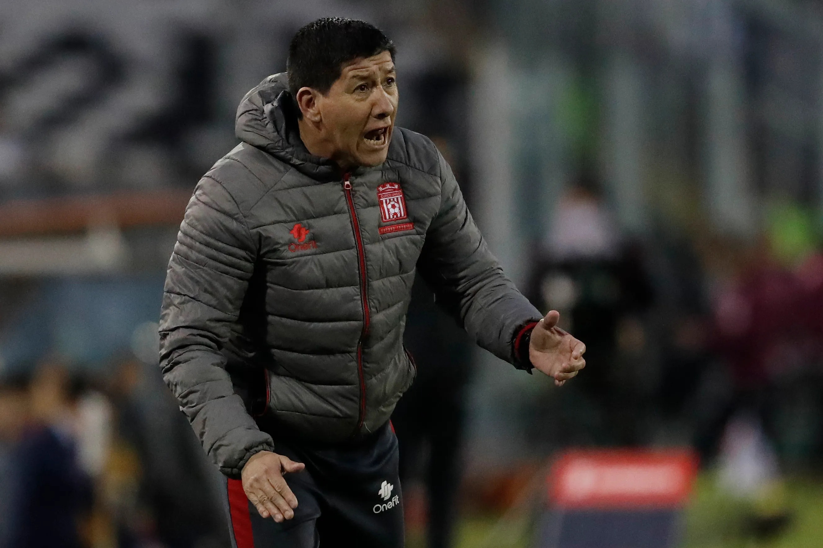 Jaime Vera dirigió a Curicó Unido en 2018. (Martin Thomas/Photosport).