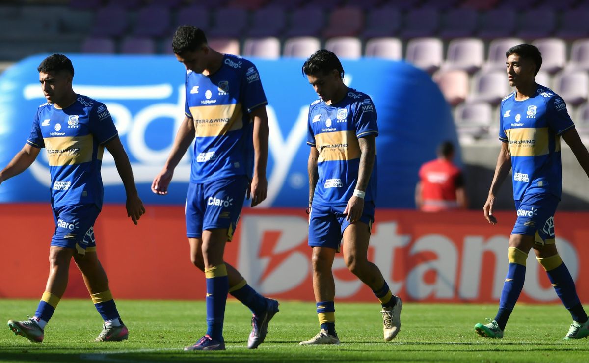 Una buena para U de Chile: Everton recibe duro mazazo para recibir al equipo de Gago